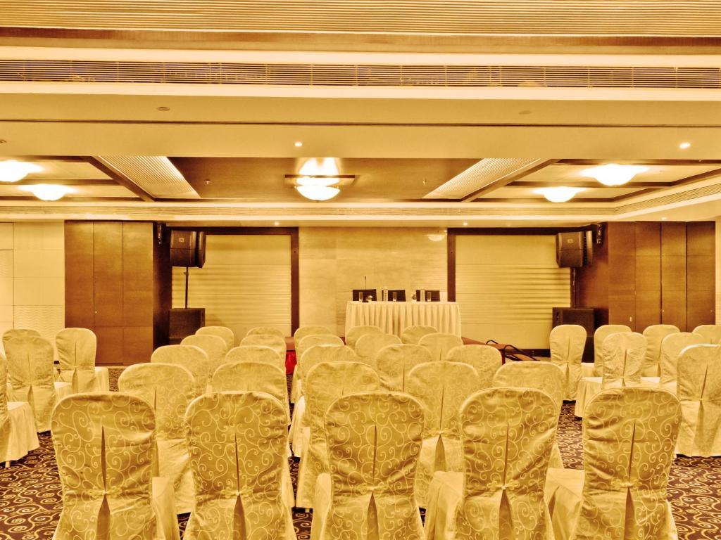 Ramee Grand Hotel And Spa, Pune Exterior photo