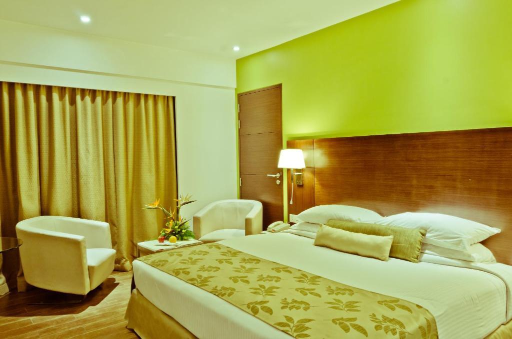 Ramee Grand Hotel And Spa, Pune Exterior photo