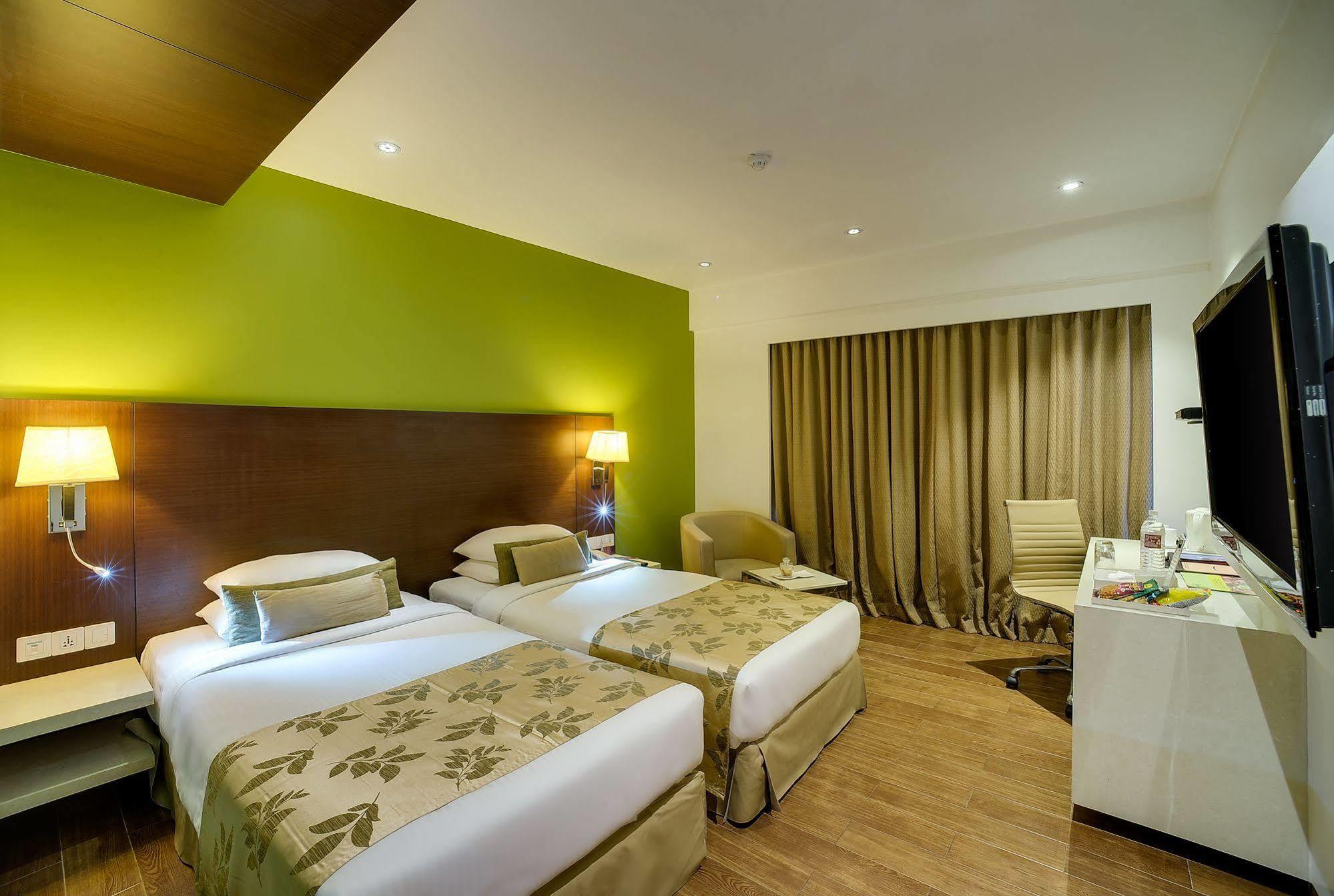 Ramee Grand Hotel And Spa, Pune Exterior photo